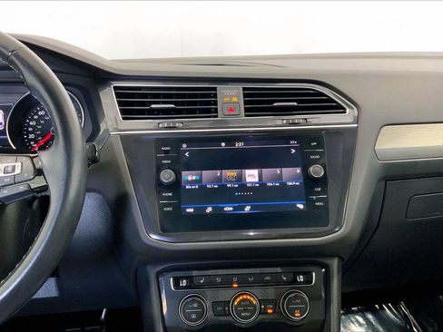 Used 2021 Volkswagen Tiguan SE R-Line FWD image 5