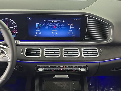 Certified 2025 Mercedes-Benz GLE 450e 4MATIC w/ Driver Assistance Package image 19