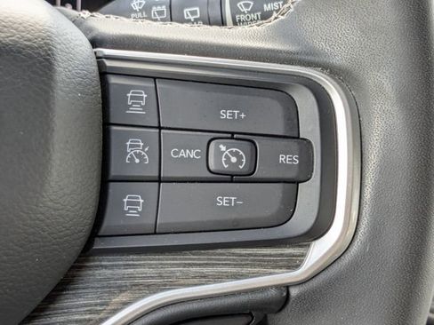Used 2022 Jeep Wagoneer Series III w/ Premium Group I RWD image 38