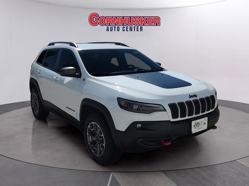 Used 2020 Jeep Cherokee Trailhawk w/ Cold Weather Group AWD/4WD image 1