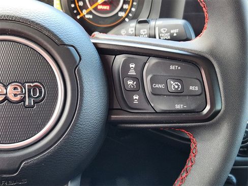 Used 2024 Jeep Wrangler Rubicon image 17