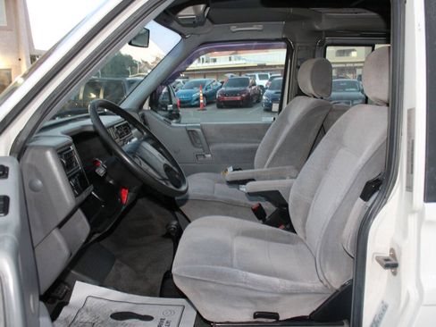Used 1993 Volkswagen Eurovan MV FWD image 12