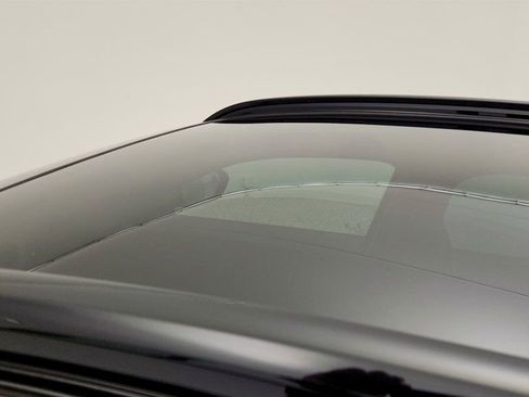 Used 2025 Maserati Grecale Folgore image 10