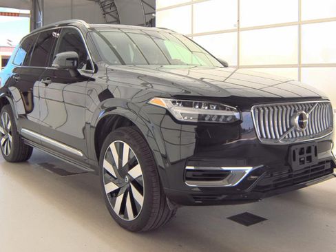 Used 2024 Volvo XC90 T8 Plus w/ Protection Package AWD/4WD image 4
