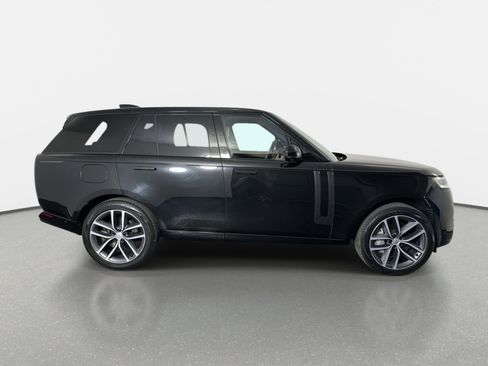 Used 2024 Land Rover Range Rover SE AWD/4WD image 9