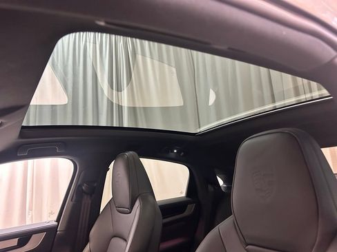 Certified 2026 Porsche Cayenne Coupe AWD/4WD image 22