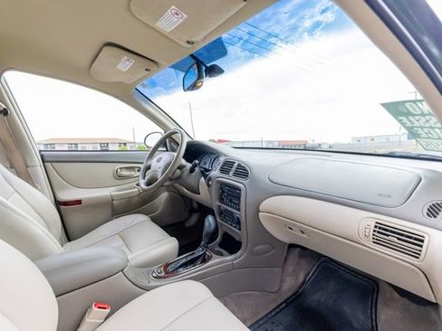 Used 1999 Oldsmobile Intrigue GLS FWD image 19