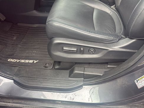 Certified 2024 Honda Odyssey Touring image 19