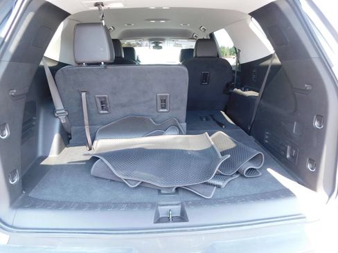 Used 2019 Chevrolet Traverse LT FWD image 25