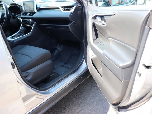 Used 2025 Toyota RAV4 XLE image 15