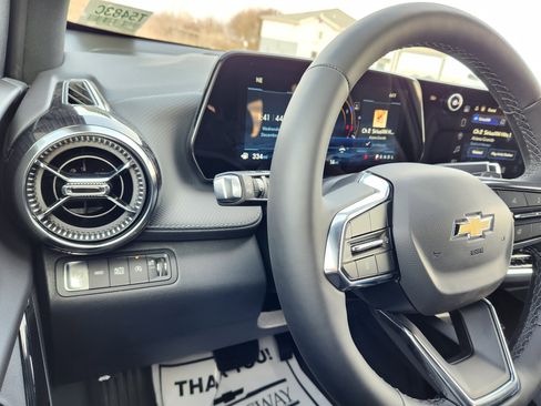 New 2026 Chevrolet Equinox LT w/ Convenience Package II image 16