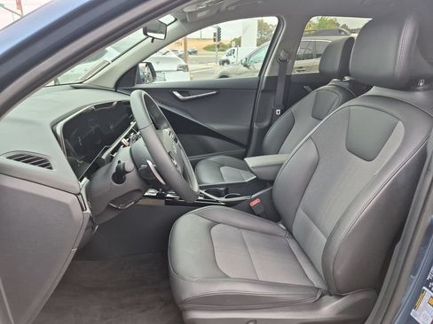Used 2025 Kia Niro EX FWD image 20