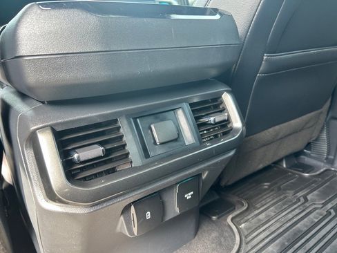 Used 2023 Ford F150 Lariat image 18