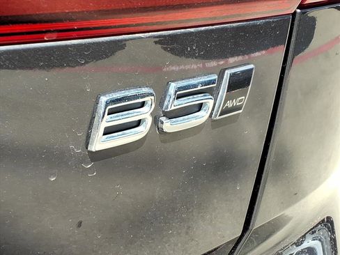 Used 2024 Volvo XC60 B5 Plus w/ Protection Package Premier image 21