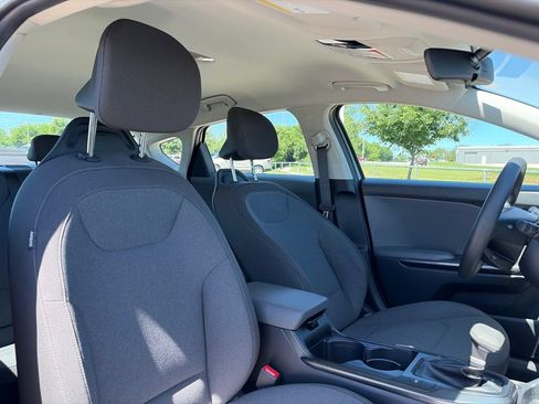 Used 2025 Kia K4 FWD image 28