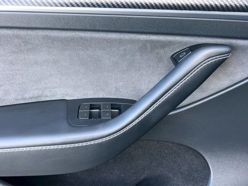 Used 2024 Tesla Model Y Long Range image 13