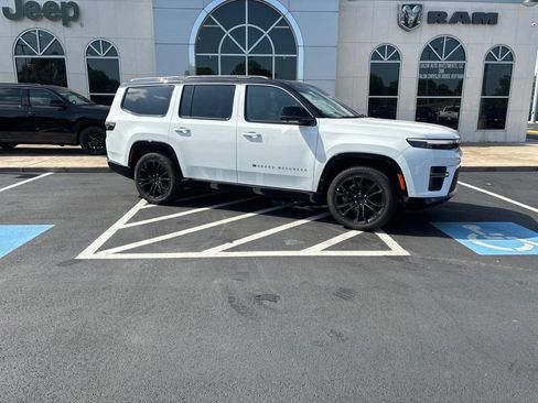 New 2026 Jeep Grand Wagoneer Summit AWD/4WD image 2