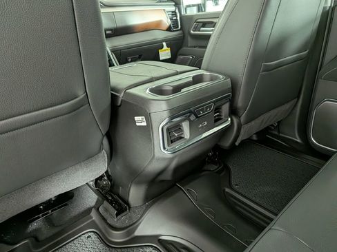 New 2025 GMC Sierra 3500 Denali w/ Denali Reserve Package image 35