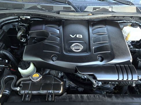 Used 2023 Nissan Armada SL w/ Captain's Chairs Package image 28