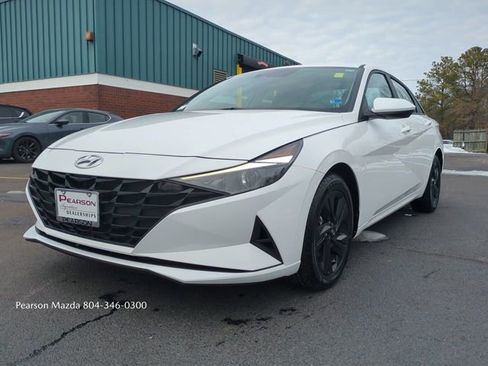 Used 2023 Hyundai Elantra Blue image 9