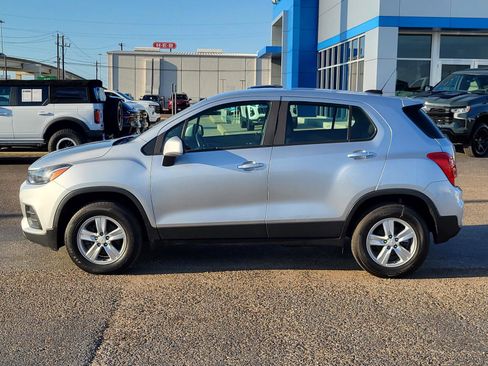Used 2018 Chevrolet Trax LS image 2