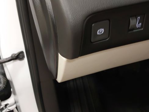 Used 2022 Buick Enclave Essence w/ Experience Buick Package image 23