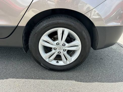Used 2013 Hyundai Tucson GLS FWD image 30