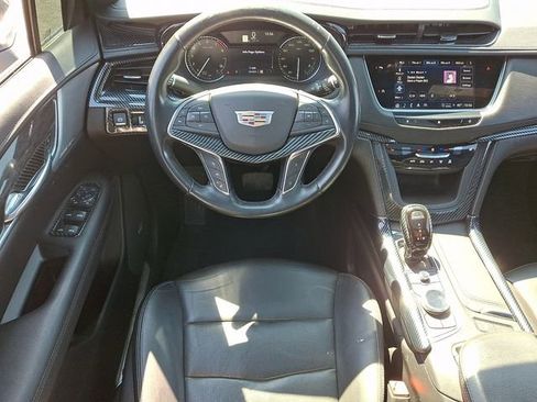 Used 2021 Cadillac XT5 Premium Luxury image 10