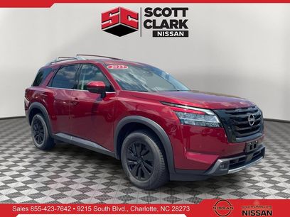 Used 2023 Nissan Pathfinder SL w/ Lighting Package (N92)