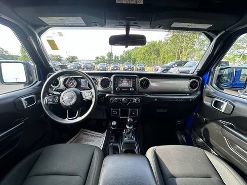 Used 2019 Jeep Wrangler Unlimited Sport AWD/4WD image 2