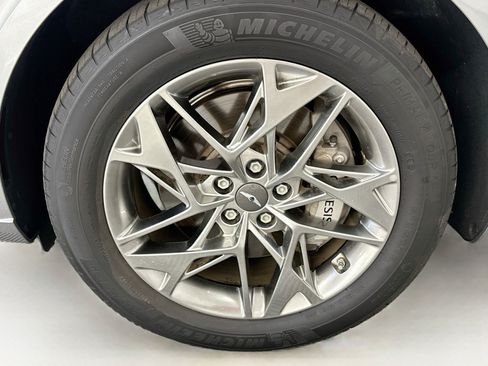 Used 2025 Genesis GV70 2.5T AWD/4WD image 11