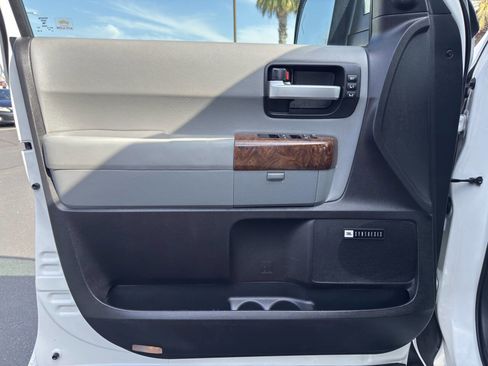 Used 2010 Toyota Sequoia Platinum image 9