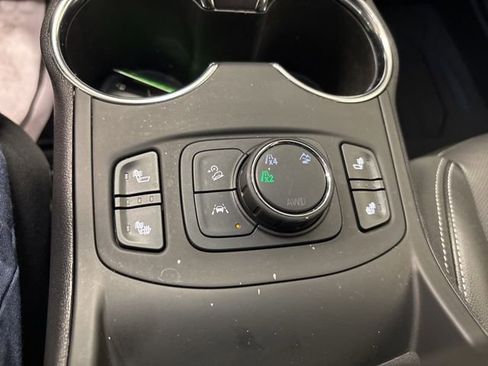 Used 2024 GMC Terrain SLT w/ Infotainment Package II AWD/4WD image 27