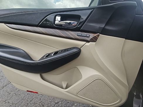 Used 2016 Nissan Maxima Platinum FWD image 10