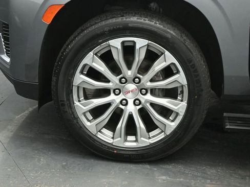 Used 2022 GMC Yukon XL Denali w/ Denali Premium Package image 38