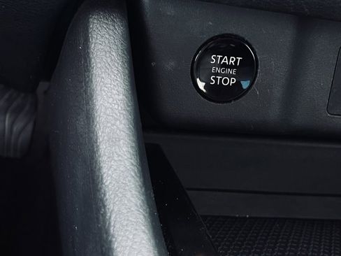 Used 2024 Nissan Rogue S image 15