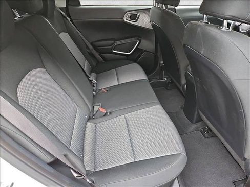 Used 2023 Kia Soul LX FWD image 18