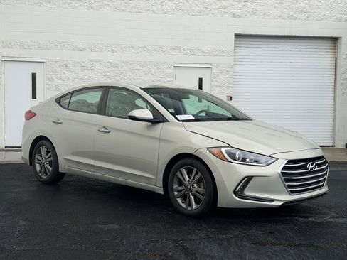 Used 2017 Hyundai Elantra SE w/ SE A/T Tech Package 03 FWD image 7