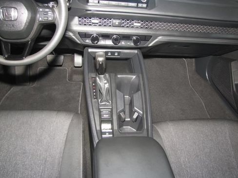 Used 2025 Honda Accord SE image 15
