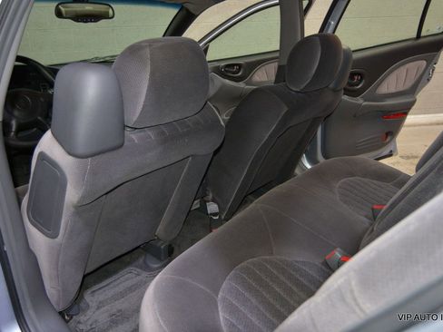 Used 2005 Pontiac Bonneville SE image 20