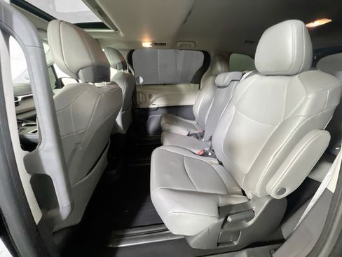 Used 2023 Toyota Sienna XLE image 25