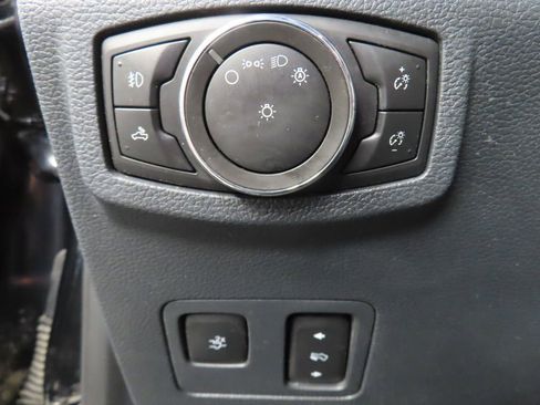 Used 2022 Ford F250 Lariat w/ Black Appearance Pkg AWD/4WD image 54