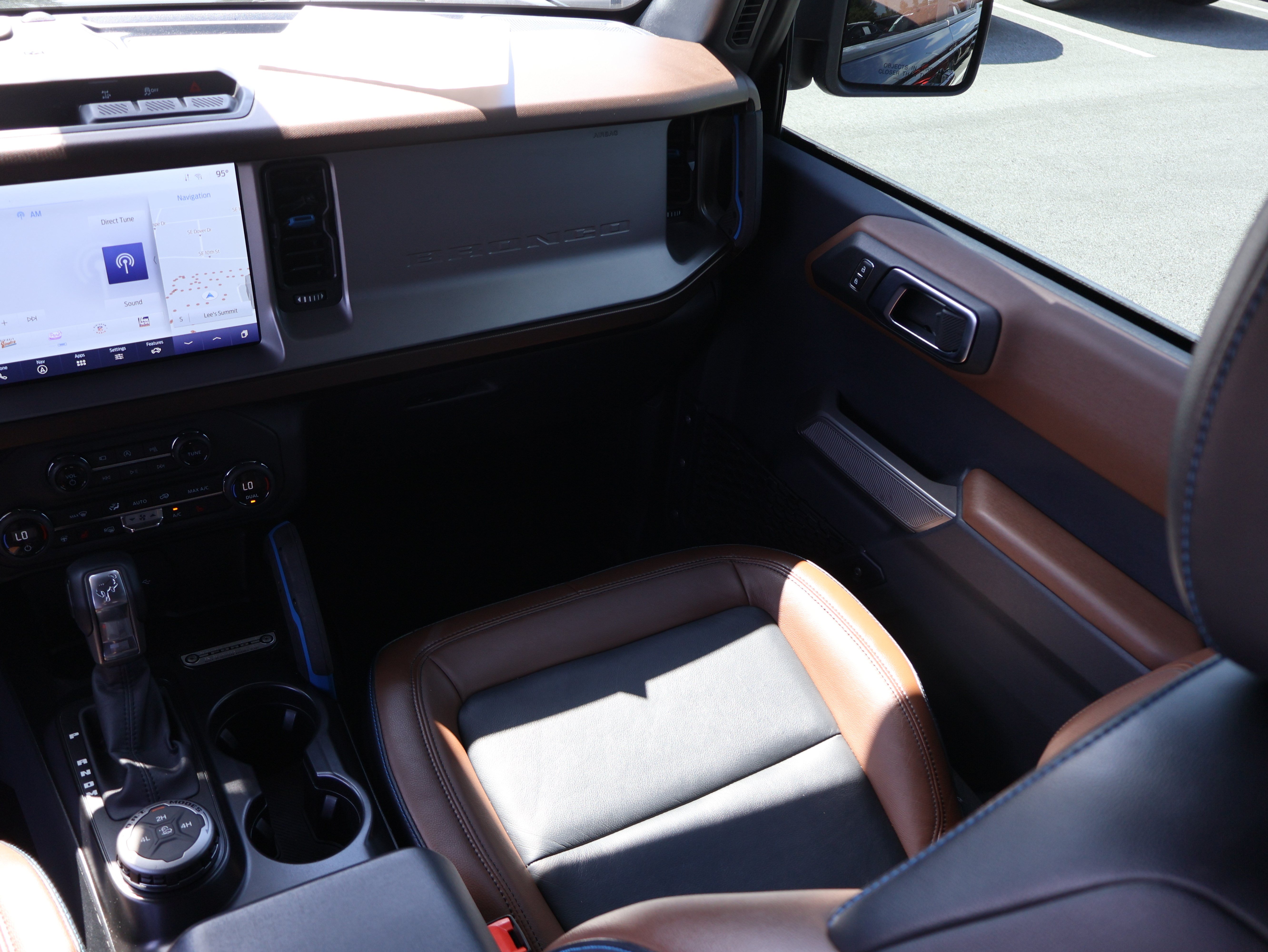 Used 2021 Ford Bronco Outer Banks AWD/4WD image 12
