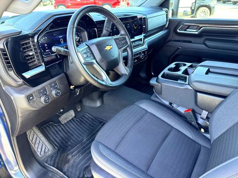 Used 2024 Chevrolet Silverado 2500 LT image 11