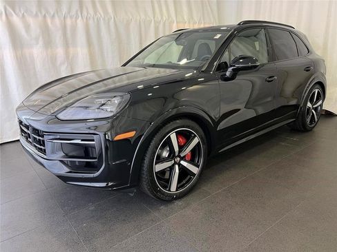 New 2026 Porsche Cayenne GTS AWD/4WD image 1