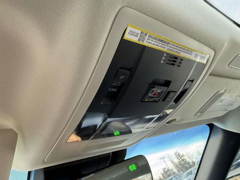 Used 2025 Lexus ES 350 Premium image 26