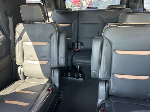 Used 2024 GMC Yukon AT4 w/ Technology Package AWD/4WD image 12