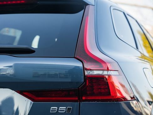 New 2026 Volvo XC60 B5 Core w/ Climate Package image 7