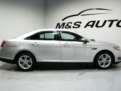 Used 2018 Ford Taurus SEL image 6