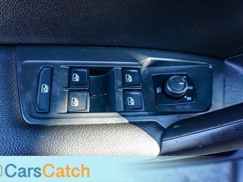 Used 2024 Volkswagen Tiguan S image 40